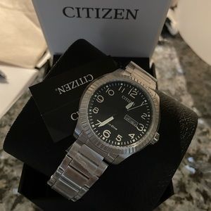 Men's Eco-Drive Stainless Steel Analog Watch, 42mm
CITIZEN